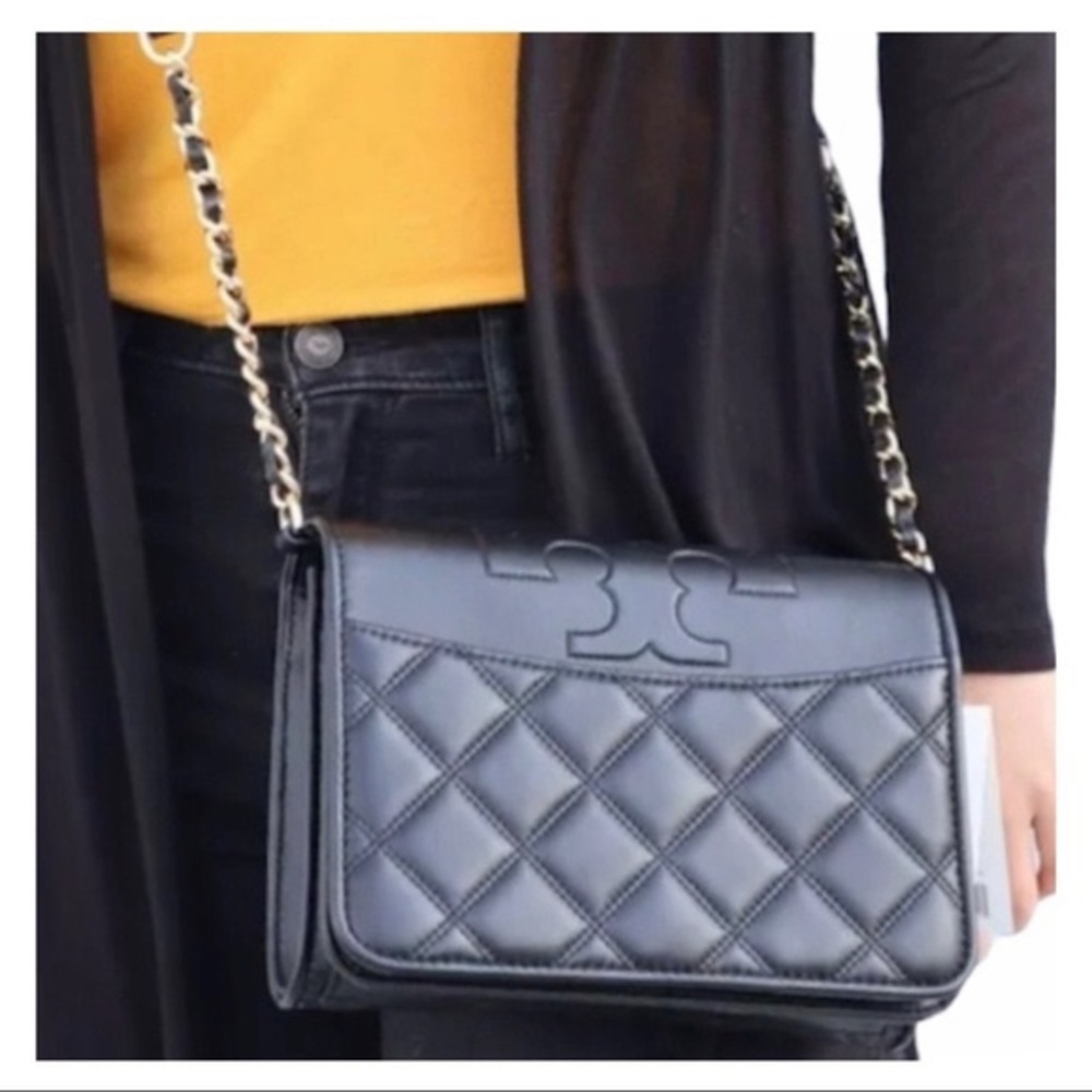 Excellent condition Tory Burch Cross Body- used under 5 times